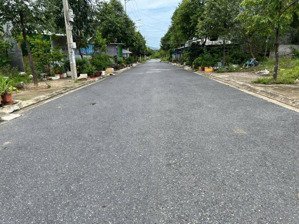 bán đất khu tái định cư đất lành, nha trang đường 16m. dt: 64m2 xây dựng tự do. giá bán: 2tỷ750tr