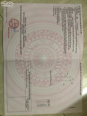 Cần bán lô mặt tiền đường bờ kè Trần Phú thị trấn Diên Khánh. Giá 4 tỷ 350 triệu. vị trí: mặt tiền đường Kinh doanh. Diện tích: 136,4m2 ngang 6m. hướng Nam