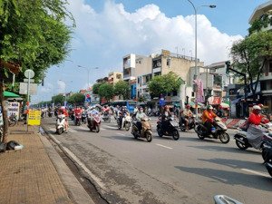 bán mtkd lê trọng tấn, dt: 10x40, sẵn hợp đồng thuê 100tr/tháng, giá 48 tỷ tl!