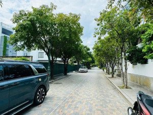 cần bán. lô biệt thự vip khu đô thị vcn phước hải . giá 62tr . liên hệ em hoàng ạ