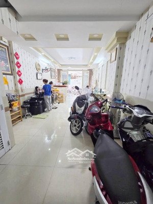 bán nhà mặt tiền nội bộ trịnh đình trọng, p. hòa thạnh, q. tân phú, dt 4x16m, 2 lầu, nhà đẹp