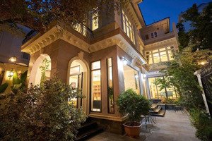 cực hiếm: biệt thự cao cấp vườn đào view tây hồ dt khủng 368m2, 3 tầng, mt 21m, 230 tỷ