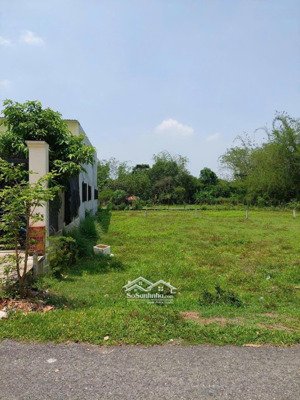 kẹt tiền cần bán gấp lô đất 112m2, shr, ngay mt nguyễn hữu trí gía 1 ty080 dân đông đúc,0961834576