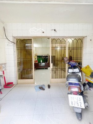 khu vip - chợ vải phú thọ hoà - trung tâm tân phú - xe hơi vào nhà - hẻm lớn thông tứ tung - 61m2