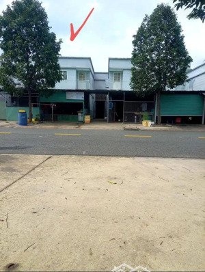 trả nợ bán gấp dãy trọ cách aeon bình dương chỉ 10p di chuyển, 300m2/2tỷ75, đang cho thuê full, shr