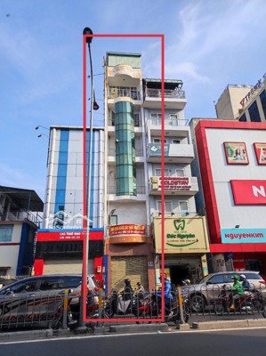 nhà mặt phố vị trí đẹp gần ngã 4 đường phan đăng lưu, p3, phú nhuận. 4 x 12m, 7 tầng, giá 32 tỷ