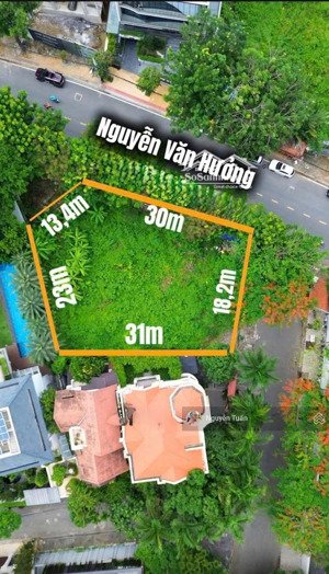 ban lô đất góc 2 mặt tiền đường nguyễn văn hưởng, q2 - dt 3 sổ là : 887,3m2( 30x31). giá : 290tr/m2