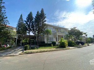 siêu vip biệt thự phú mỹ hưng - khu phú gia, hà huy tập quận 7. dt 35x27m. 3 tầng. giá bán: 200 tỷ