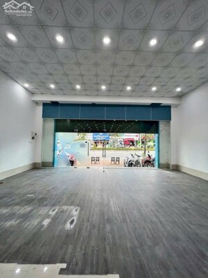 Cho thuê mặt bằng ngang 8,5m đường lớn nguyễn văn cừ trung tâm ninh kiều