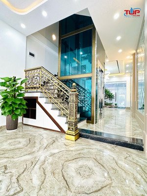 bán nhà xây mới độc lập, có sẵn thang máy tại khu phân lô phố tây văn cao, đường rộng 15m