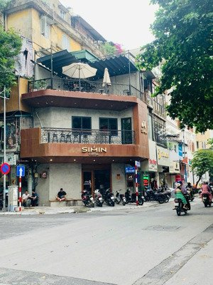 đỉnh. cho thuê nhà mặt phốthuốc bắc 18mx3,5t mặt tiền lô góc cực đẹp, vị trí hot nhất phố cổ!!!