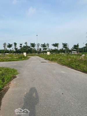 bán đất s=52,1m2 gần đại lộ thăng long, 160 triệu / m2, pháp lý đầy đủ, phân lô oto tránh