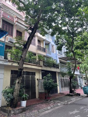 hot! bán nhà liền kề văn quán 80m2 gần hồ vq,nhà đẹp chỉ việc về ở