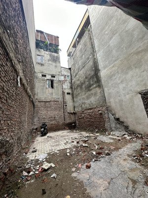 mảnh đất vàng khu đống đa_ngõ nông_trươớc nhà thoáng_3 gác đỗ cửa