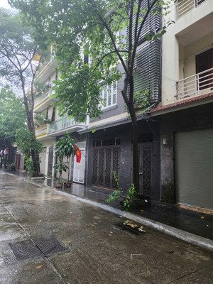 nguyễn chí thanh biệt thự sân vườn phân lô bàn cờ 5 tầng 125m2 mt gần 10m có thể xây building