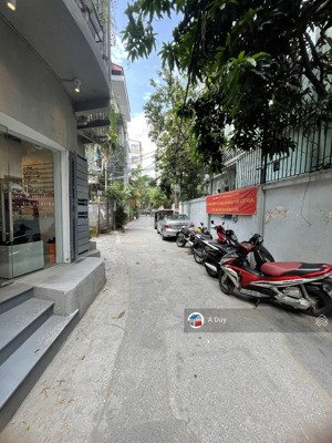 1 căn duy nhất phố linh lang, ba đình, hà nội cho làm karaoke, massage nhật. ai nhanh thì còn