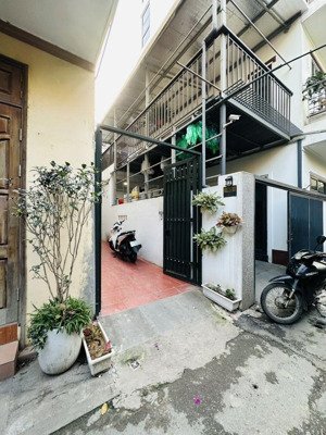 bán nhà trung tâm phú thượng ngõ ô tô một bước ra phố