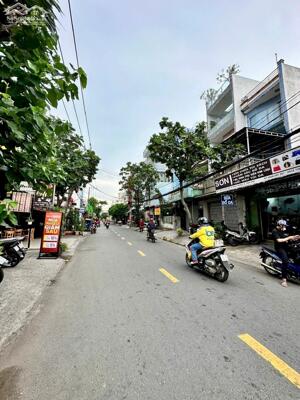 Bán nhà MTKD Khuông Việt - P.Phú Trung ( gần Âu Cơ ) DT : 12x35m - cấp 4 - Gía : 52 tỷ TL