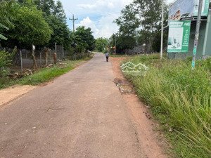 bán 3 lô đất ngay chợ nhỏ , ấp cầu hai 8x38 , 8x28 , 14x16m giá từ 1 tỷ / lô