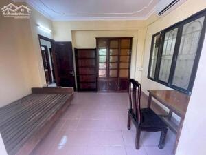 Cho thuê căn hộ Tập thể tầng 5 ngõ 805 Giải Phóng 120m2, 3 ngủ, 9 Triệu ở gđ, nhóm ngoan