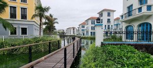 bán gấp căn góc nhà phố thương mại tựa núi nhìn biển tại hạ long. dt 112,5m2. sở hữu lâu dài. 18 tỷ
