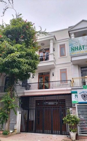 cho thuê nhà 4pn, 4wc, 100m2 tại kđt phúc đạt, 15 triệu vnd