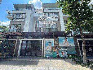 biệt thự hẻm vip 12m sư vạn hạnh, p12, q10 sang trọng 12x20m cn 220m2. 3 tầng đẹp ở ngay giá 30 tỷ