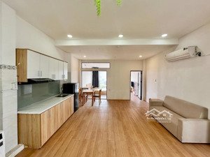 [ hot deal ] căn hộ mới xây full nội thất ngay vòng xoay dân chủ