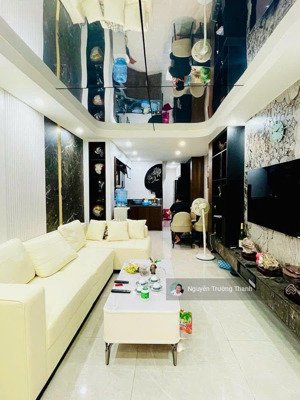 siêu phẩm cầu giấy, 10m ra mặt phố, 35/38m2/43t2 x 5 tầng, mt: 3.4, 11.9 tỷ