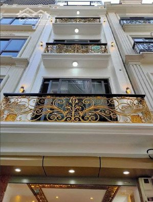 cần cho thuê gấp nhà khu vực thái hà dt 70m2x5t mặt tiền 5m có thang máy ngõ ô tô tránh giá 18tr