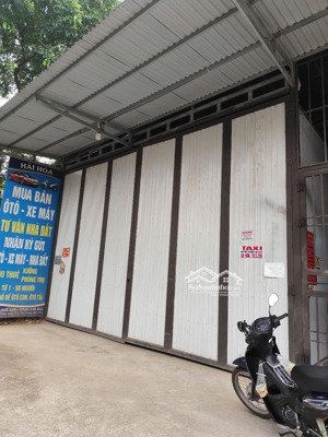 cho thuê 300 m2 kho xưởng gần kcn 2c, đồng tiến, yên phong, bắc ninh. giá 12 triệu đồng / 1 tháng