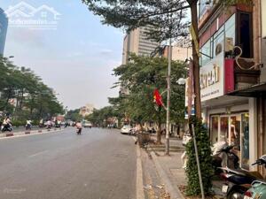 Cho thuê căn hộ 3 tầng tại Ngã Tư Sở có thang máy, mặt tiền rộng.