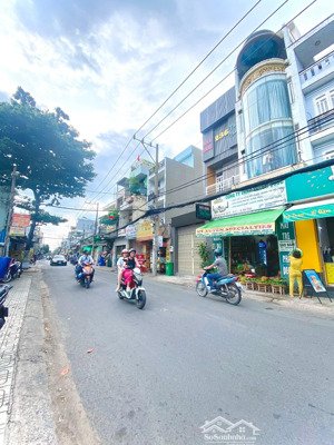 bán nhà mt đường số 8 p11 dt: 4x20m 3 lầu 5pn, giá: 13,5 tỷ, lh: 