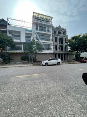 chính chủ gửi bán nhà 4 tầng mặt đường trục chính 24m kinh doanh kđt hà phong