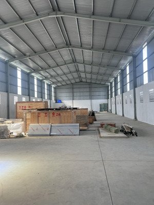 cho thuê kho xưởng 1400m2 giá 65 trịêu đường lê văn quới, quận bình tân