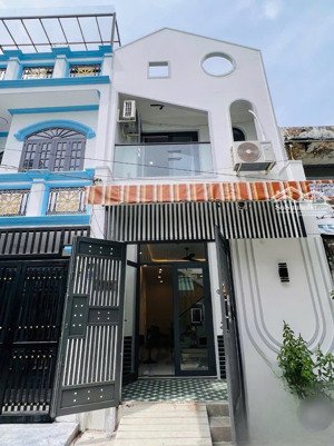 nguyễn quý yêm nhà không lộ giới đường 6m.2tầng lầu xây mới full nội thất.chỉ 5tỷ thương lượng tốt