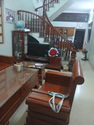 cho thuê nhà 3 tầng 200m2 sử dụng kết hợp xưởng 250m2 phù hợp cho vừu ở vừa sản xuất