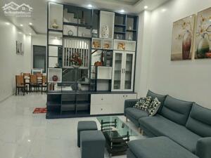 Cho thuê nguyên căn 5 phòng ngủ tại Vinhomes Marina