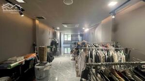  BÁN NHÀ MẶT TIỀN ĐƯỜNG ĐOÀN NHƯ HÀI – QUẬN 4 Diện tích: 4.02m x 23m, nở hậu 9m – Công nhận 120m².