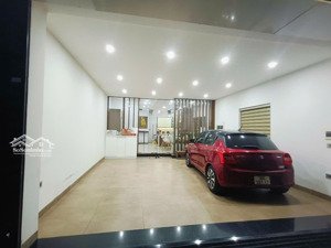 tôi cần cho thuê nhà lê trọng tấn - thanh xuân, dt 130m*3 tầng, oto đỗ 2 chiếc trong sân, 23tr/th