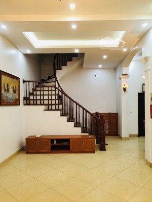 nhà riêng ngõ rộng văn cao - liễu giai 45m2x4t giá cực tốt chỉ 14 triệu, đủ đh, oto đỗ cửa, kd tốt