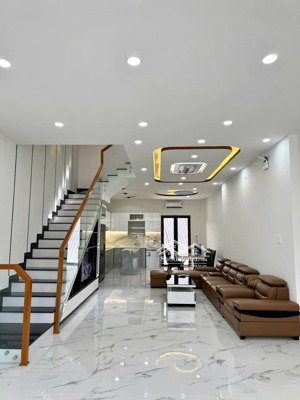 nhà 3 tầng đường mới đẹp đầy đủ nội thất xịn gói 5 thái hưng - mỹ gia
