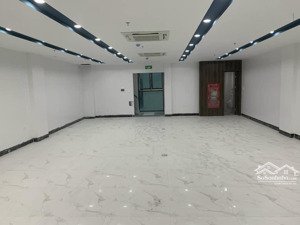 cho thuê nhà mới thông sàn thang máy mặt ngõ 10 nguyễn văn huyên. dt 75m2 x 7t, mt 5m. giá 40tr