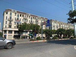 cho thuê liền kề him lam vạn phúc, hà đông hoàn thiện 20 triệu/tháng 6 tầng 1 tum