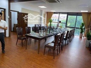 cho thuê nhà mặt phố hoàng cầu 80m2 x 3 tầng, thang máy - giá 50 triệu/tháng