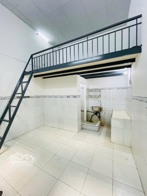 trống sẵn 1 phòng mới giờ giấc tự do gần đại học kinh tế luật, đh nông lâm, cầu vượt linh xuân