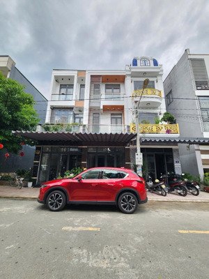 4,65tỷ tl
bán nhà 1 trệt 2 lầu_71,2m2, kdc ngay trung tâm y tế dĩ an 500m, p.tân đông hiệp,tp.dĩ an