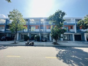shophouse gói 8 the capella nha trang gần cổng giá bán nhanh 6.5 tỷ