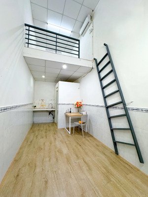phòng trọ, 1 trệt - 1 lửng (lửng cao 2m không đụng đầu), p12 - bình thạnh