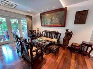 Em Cần Bán Gấp Căn Biệt Thự Villa Siêu Đẹp Trung Tâm Quận Cầu Giấy Hà Nội Diện tích 135 m2. Mặt tiền 7 m GIÁ 40,9 TỶ